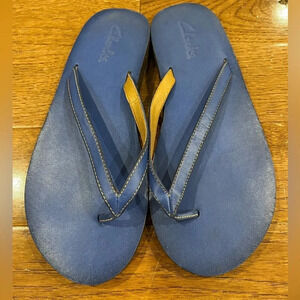 Clarks Blue Flip Flops Sandals size 6
